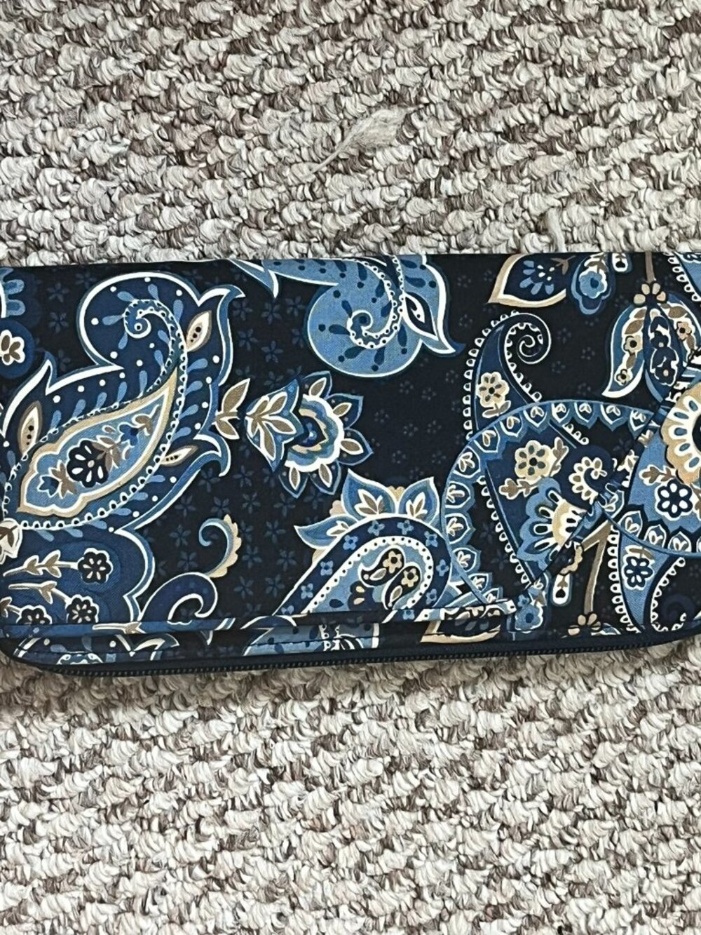 Vera Bradley Travel Wallet Zip Around Organizer Windsor Navy Paisley Retired